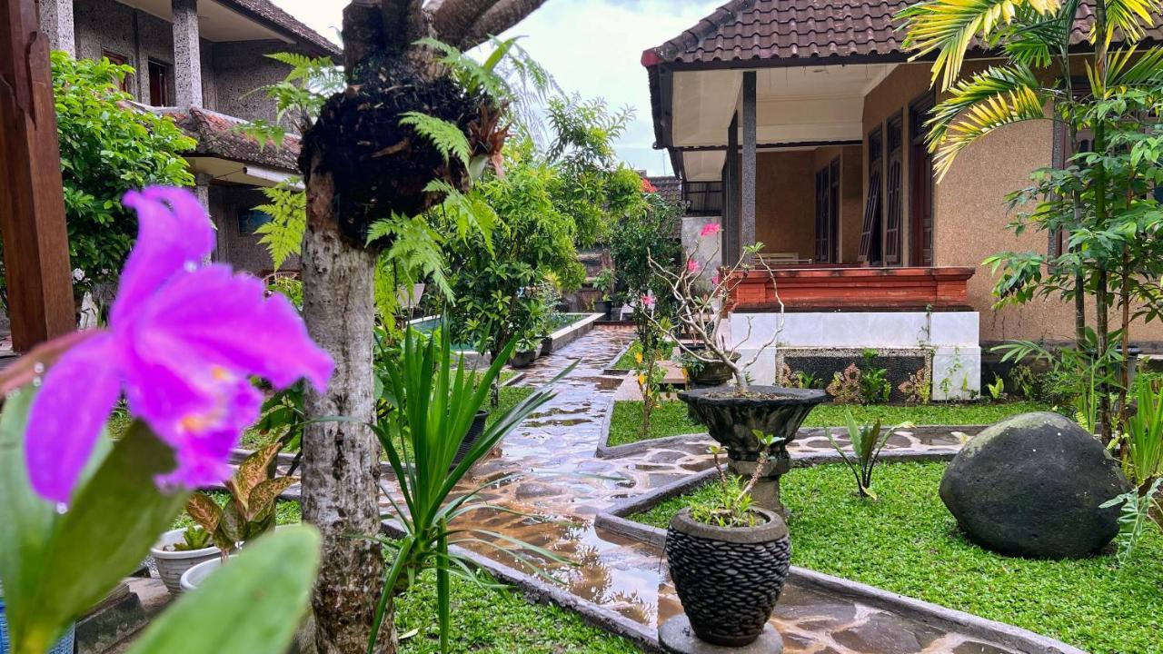 Gusti Home Stay Ubud Exterior foto