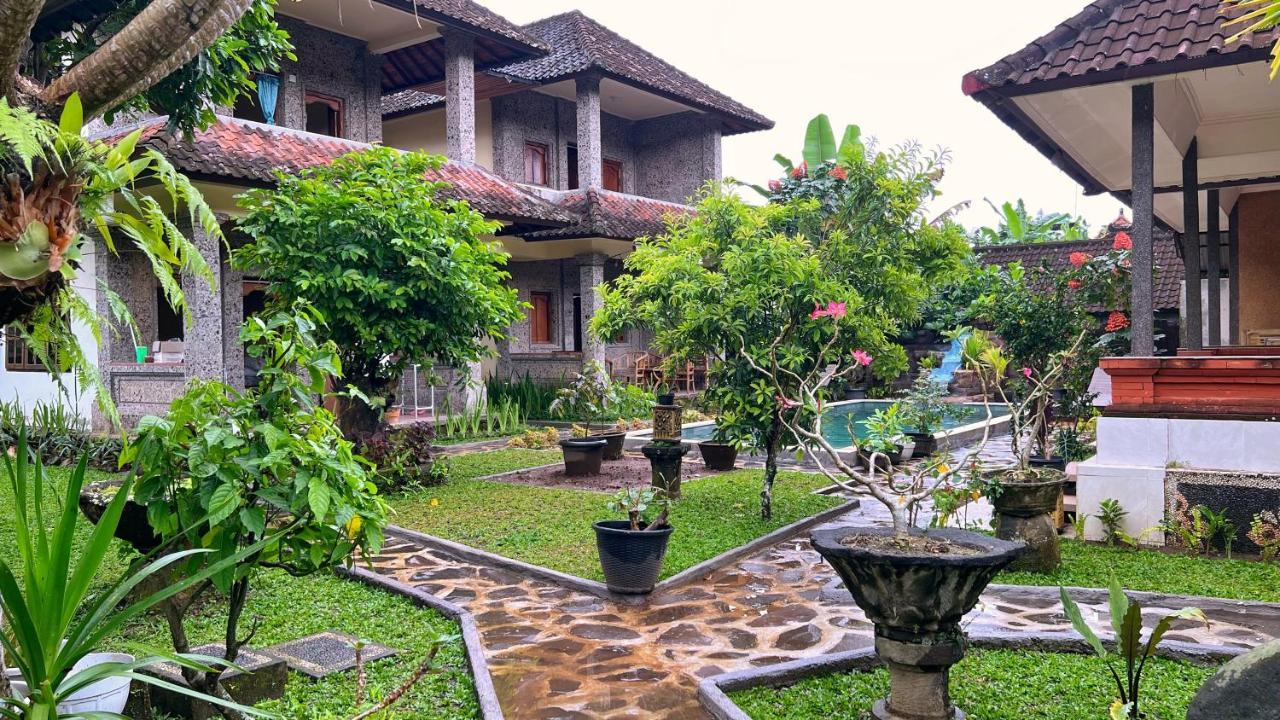Gusti Home Stay Ubud Exterior foto