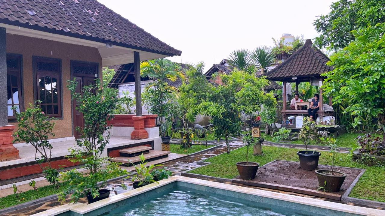 Gusti Home Stay Ubud Exterior foto