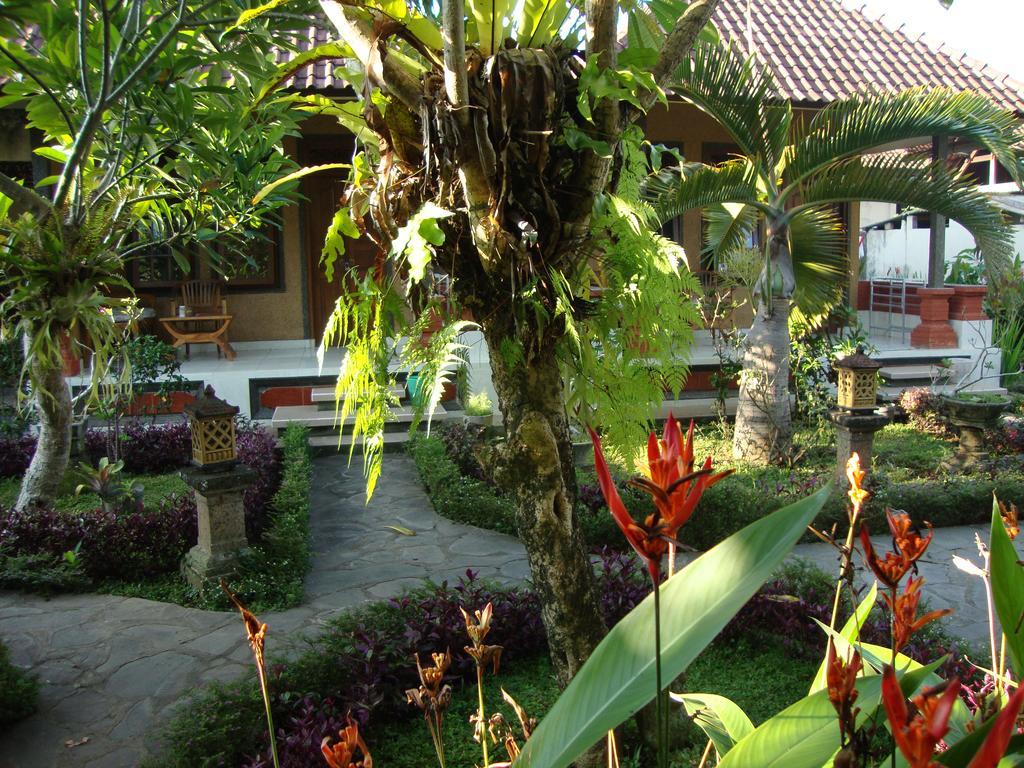 Gusti Home Stay Ubud Exterior foto