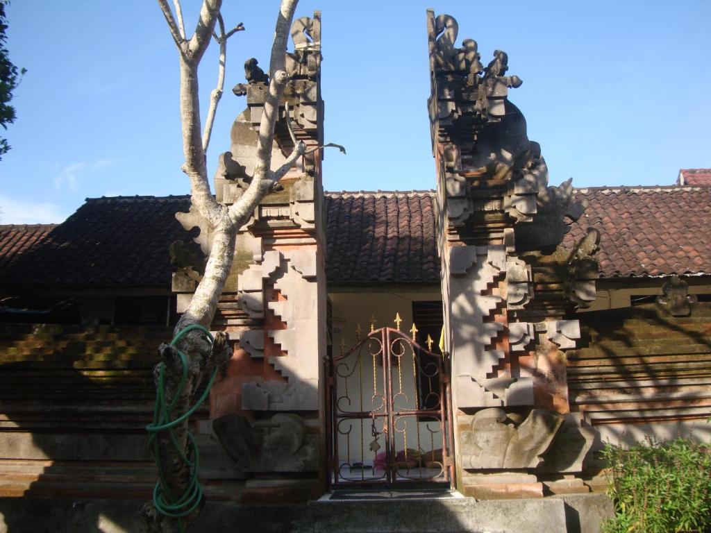 Gusti Home Stay Ubud Exterior foto
